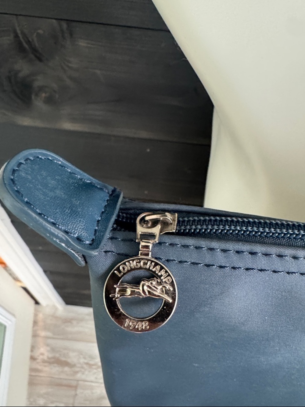 Long Champ Victoire Limited Edition Small Navy Bag - Picture 4 of 15